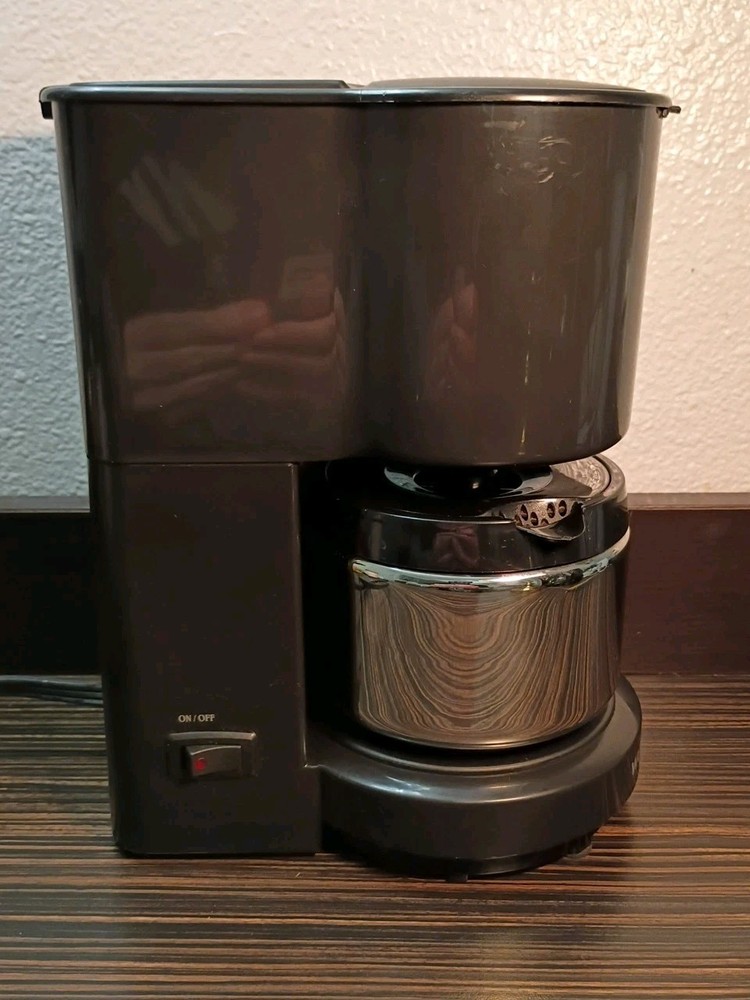 WARING PRO PROFESSIONAL QUALITY 4 CUP COFFEEMAKER WTCM16PC