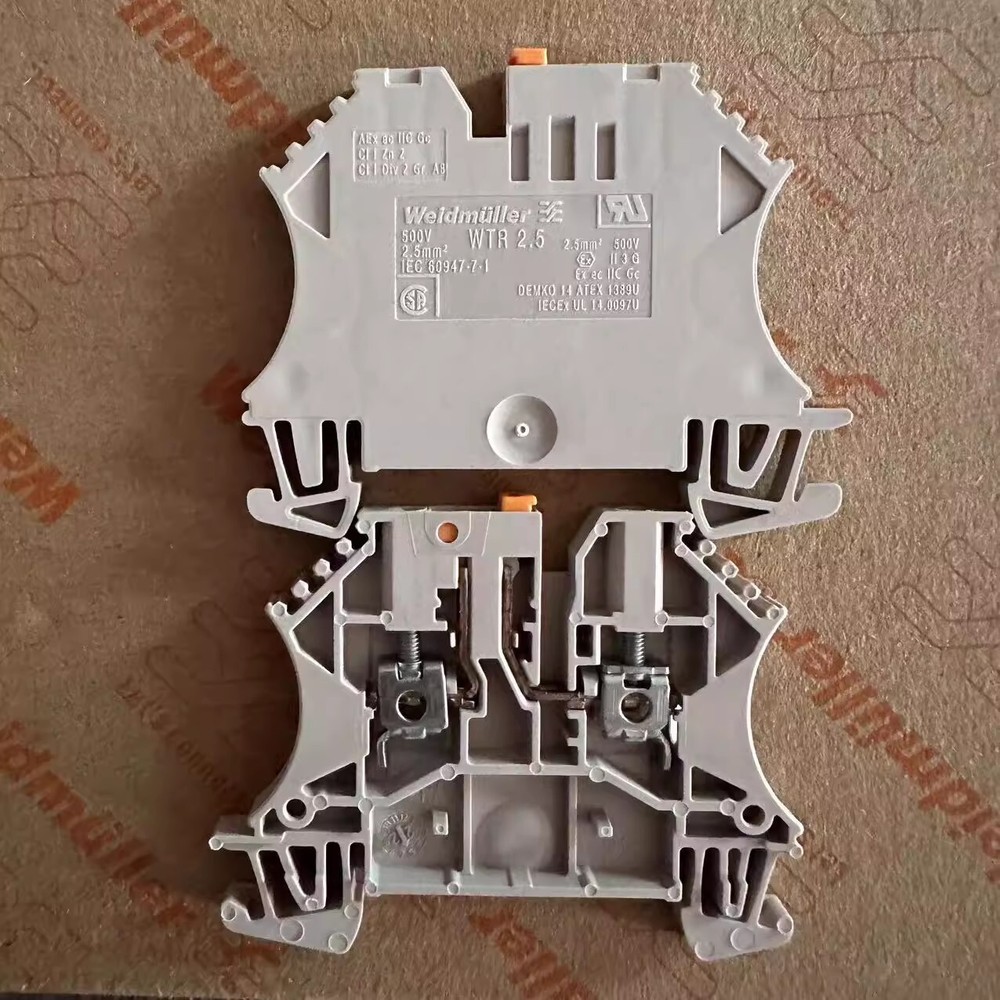 100pcs Terminal switch type WTR 2.5 1855610000