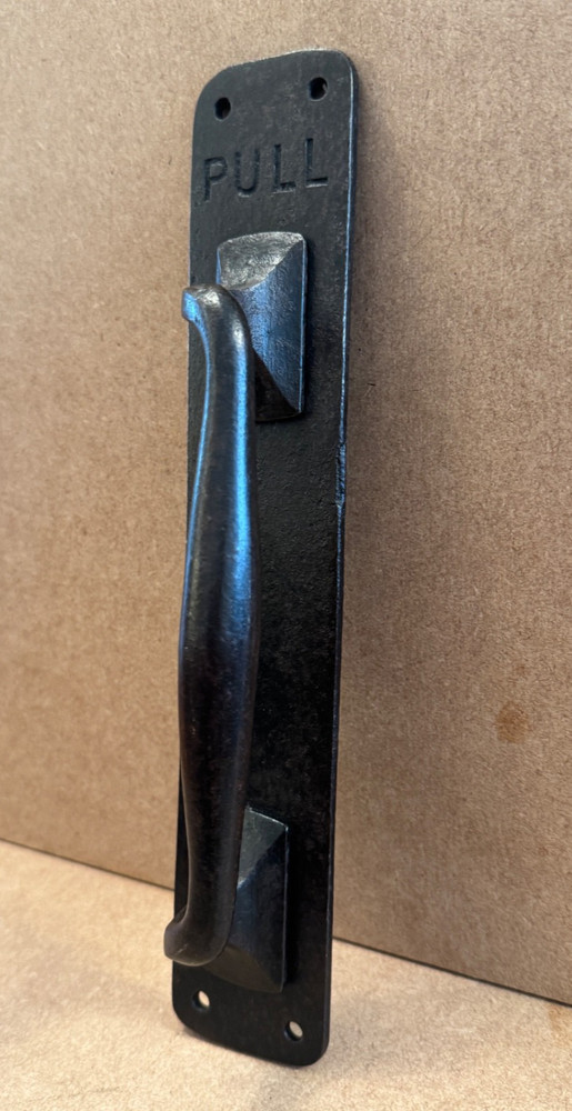 ANTIQUE CAST IRON DOOR PULL HANDLE ON PLATE R/H