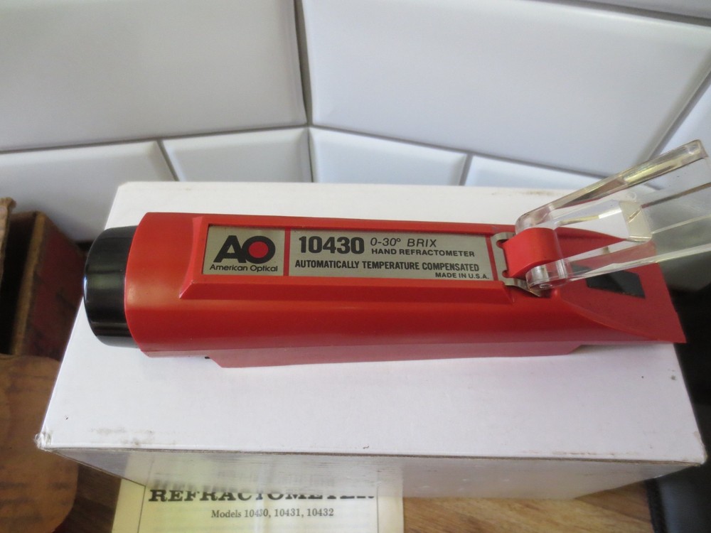 AO Automatic Temperature Compensated Hand Held Refractometer 10430 0-30