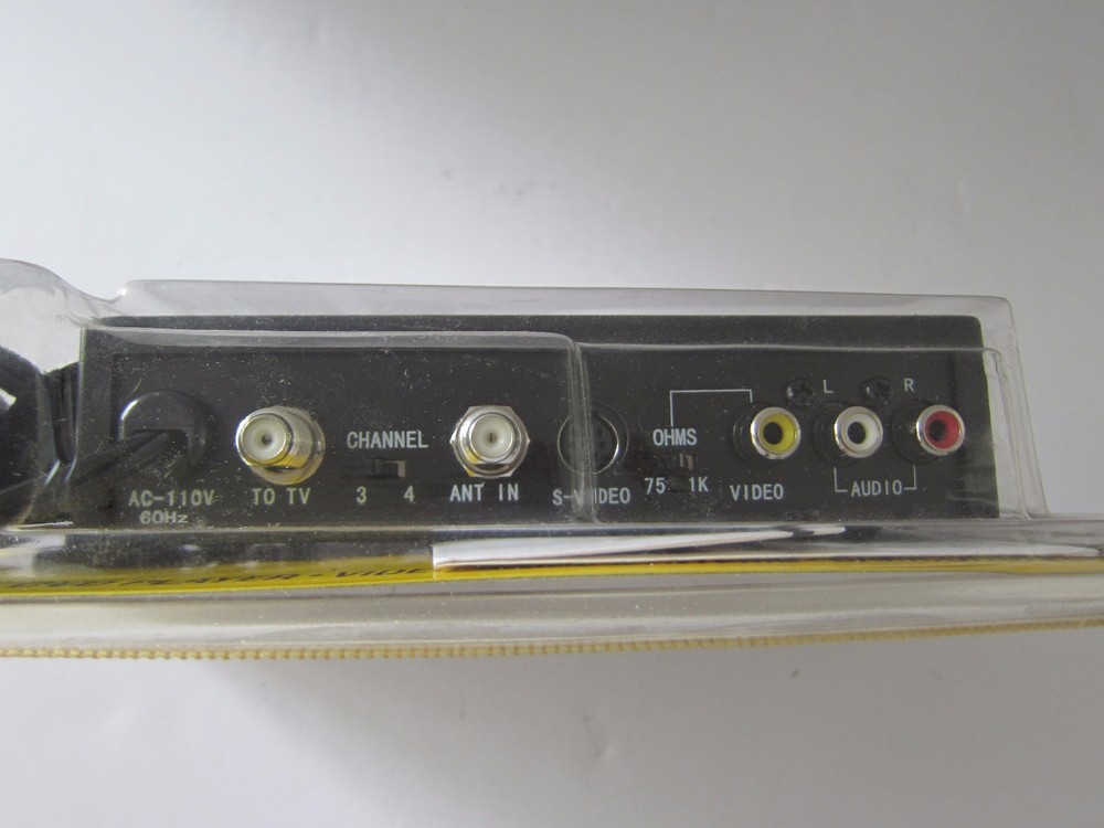 Steren 203-101 Video RF Modulator Channels 3&4 Signal Controller. New