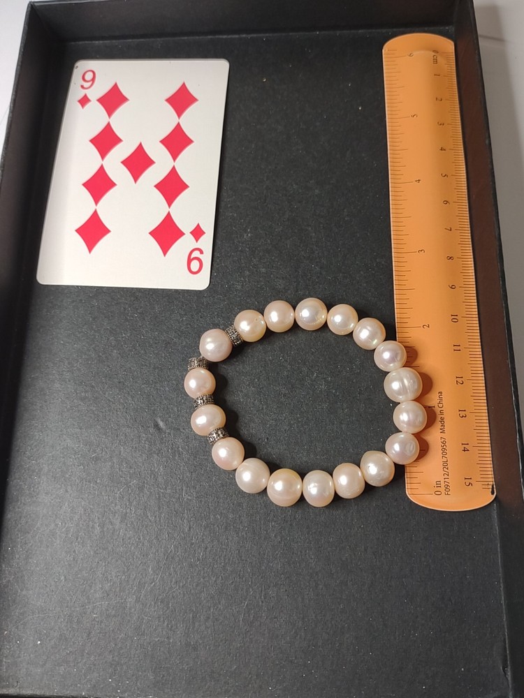 Very Pretty Pearl Stretch Bracelet