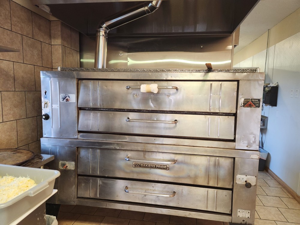 pizza oven y 600 bakers pride