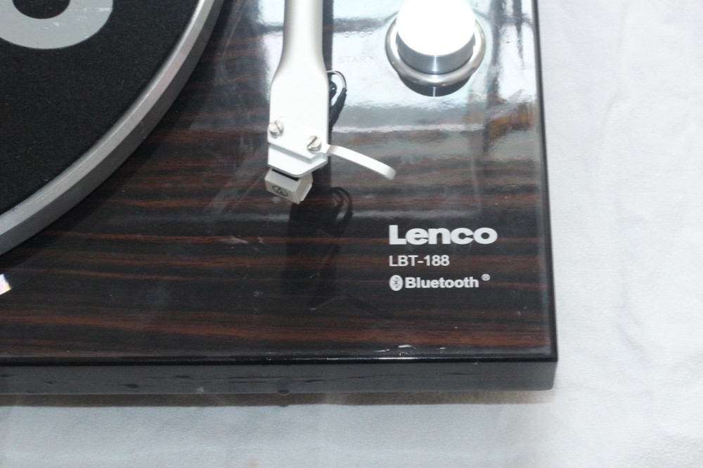 Lenco lbt 188 record player, EXCELLENT condition, walnut, bluetooth, USB output