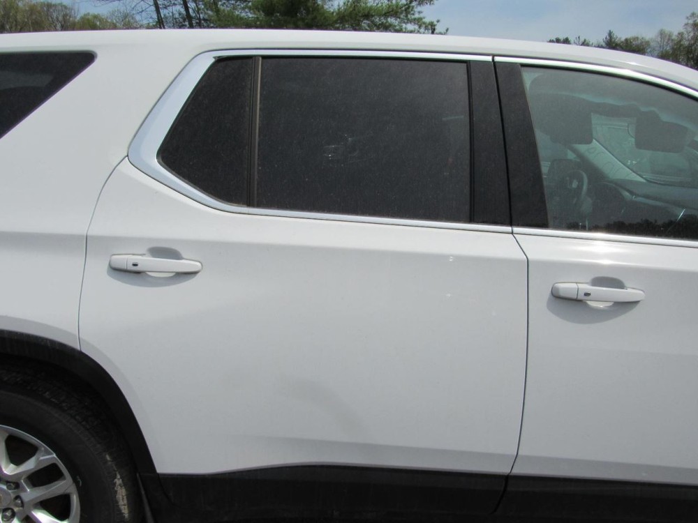 TRAVERSE 2021 Glove Box 1042784