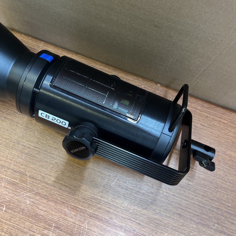 NEEWER CB200B Video Light