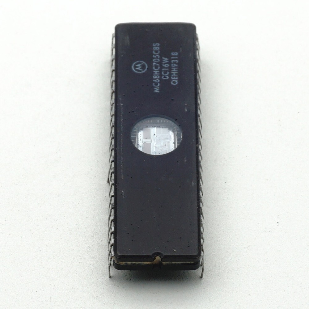Motorola MC68HC705C8S 8-Bit Microcontroller Unit CDIP40 x 1PC