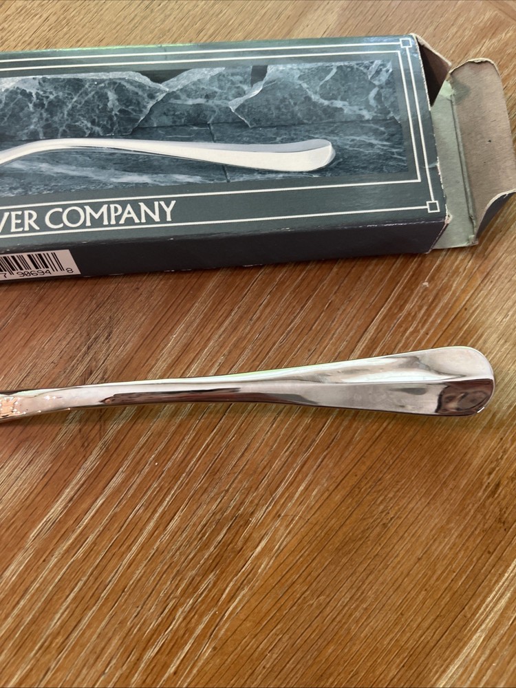 INTERNATIONAL SILVER ~ KINGS SILVERPLATE ~ LASAGNA SERVER ~ 11 1/2"