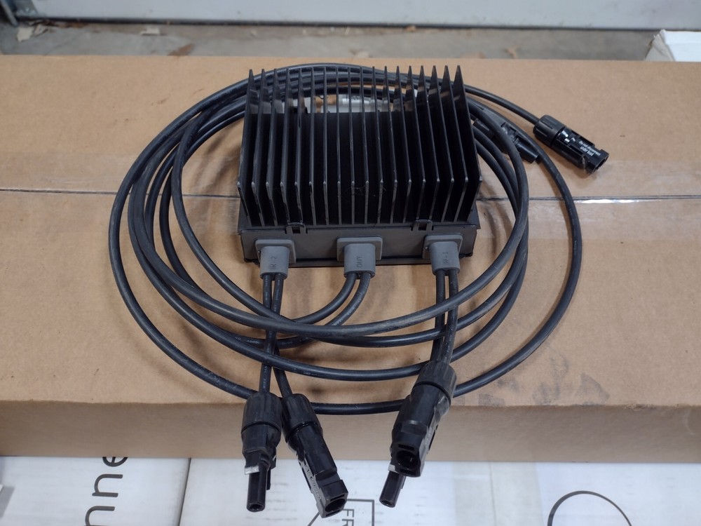 Solaredge optimizer M1600 Solar DC/DC Power Converter New 4 Modules To 1 Output