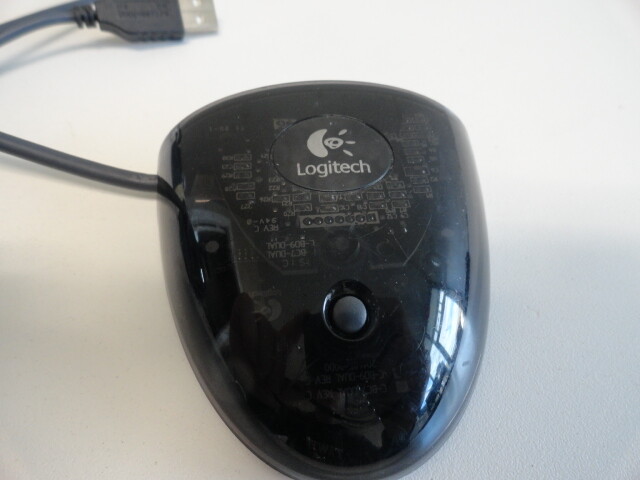 L15: Logitech C-BD9-DUAL Cordless Mouse And Keyboard Receiver