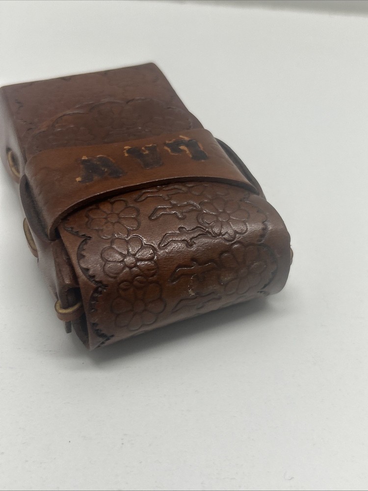 VINTAGE LEATHER CIGARETTE CASE HAND TOOLED & STITCHED
