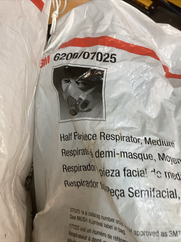 Three 3M Half Facepiece Reusable Respirator 6200/07025 Medium