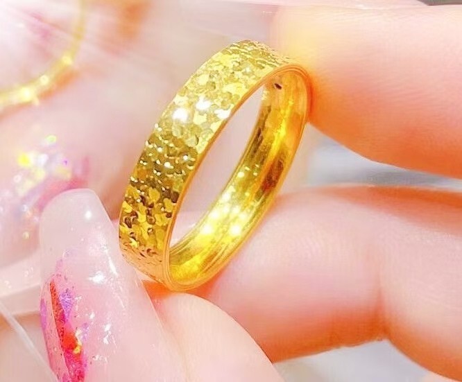 Lady's ring solid 10k gold all sizes.