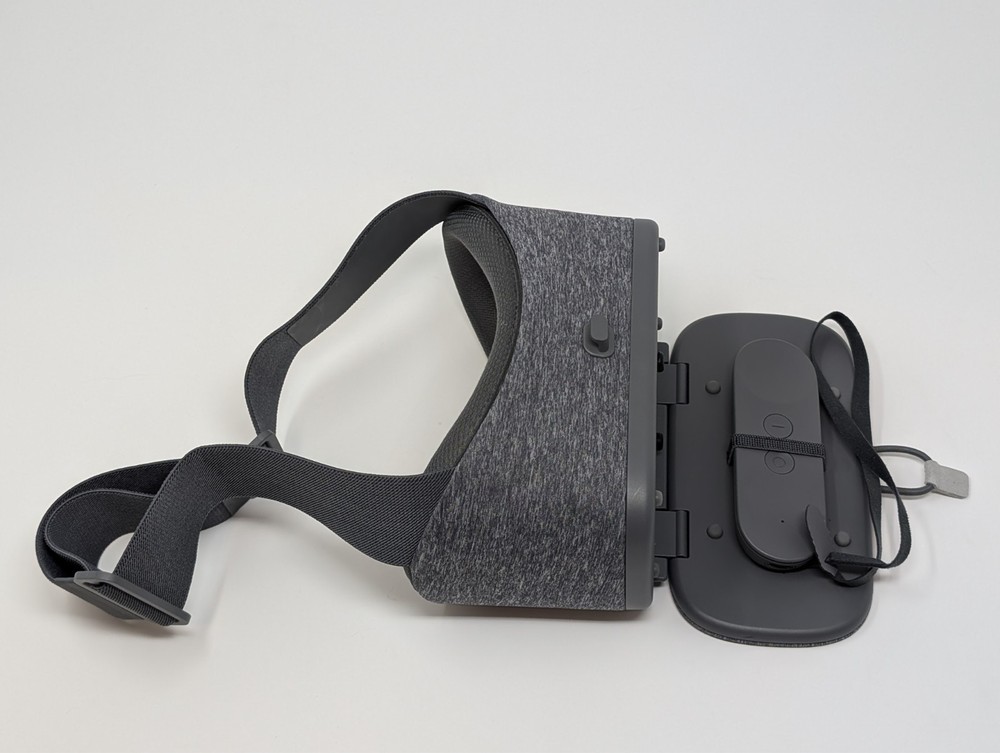 Google Daydream View D9SCA VR Headset with Remote Slate Gray