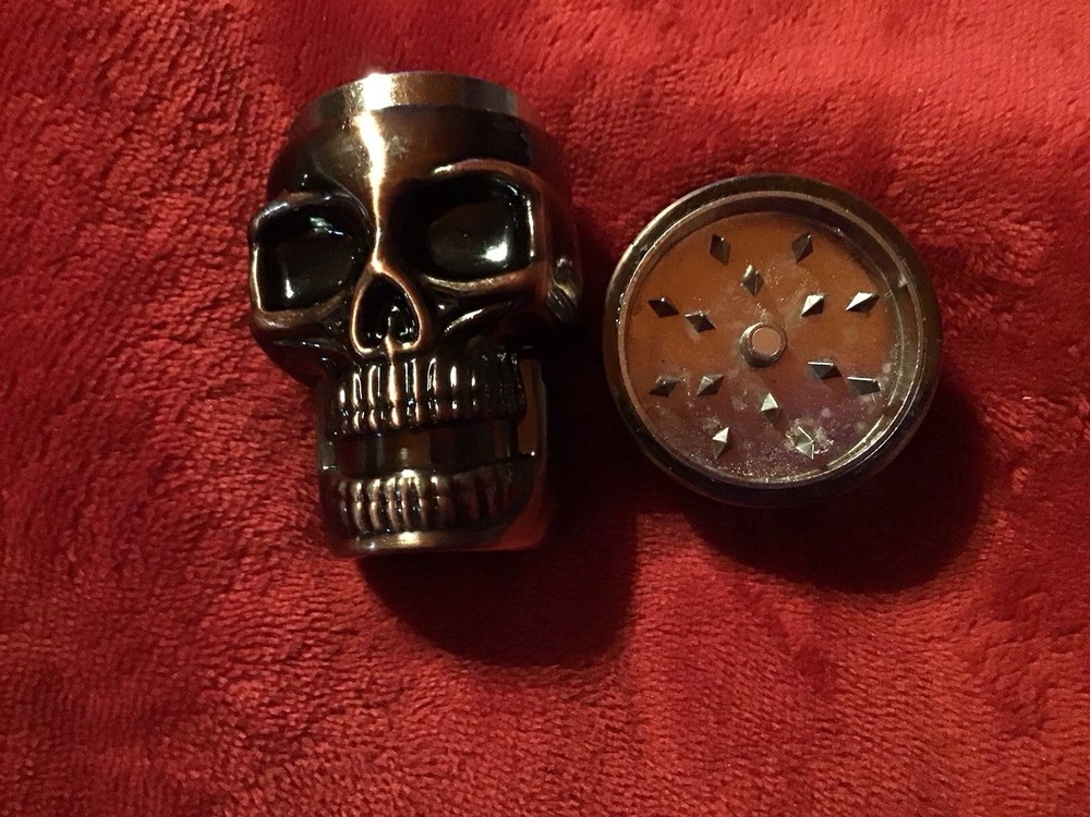 Metal Skull Design Herb Grinder