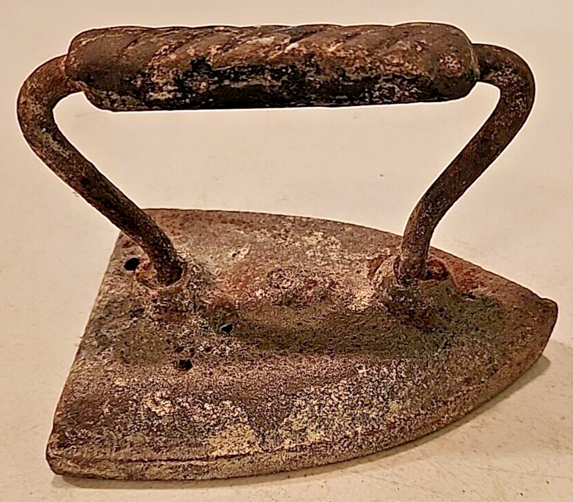 Antique 6 pound Cast Iron Sad Iron #6