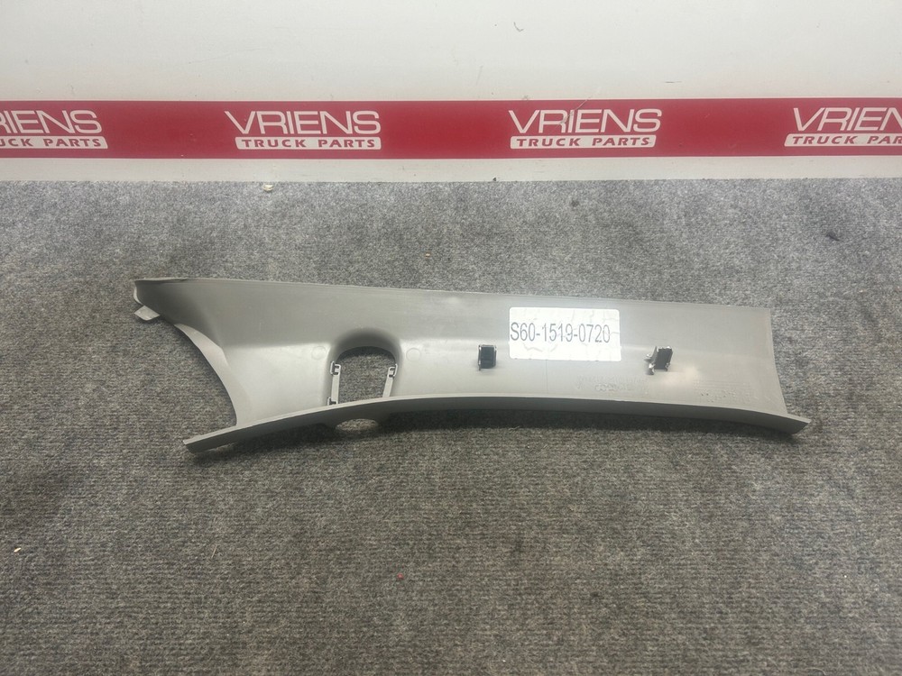 PETERBILT S60-1519-0720 PILLAR COVER LH