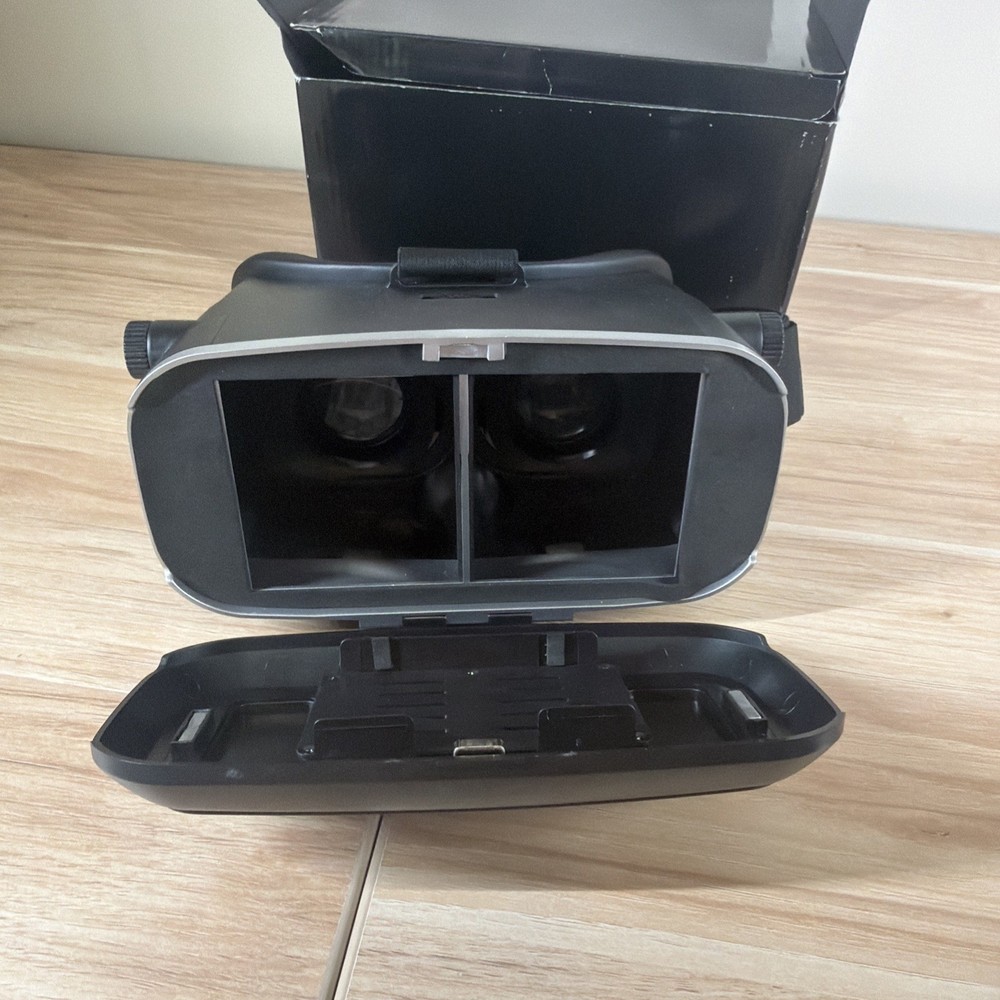 Astoria VR Virtual Reality Headset Black New Open Box Never Worn