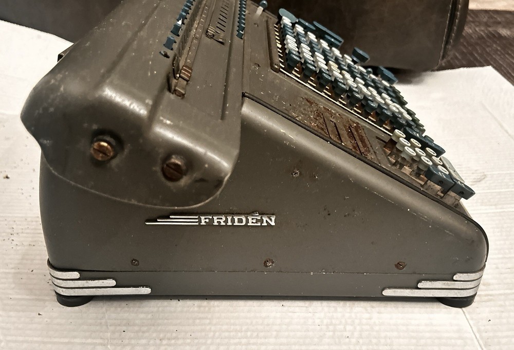 Frieden ST10 Calculating Machine, Ca. 1945 Comes With Cord.