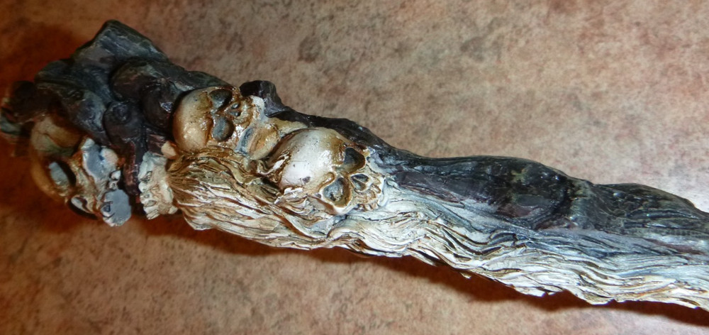 SKULL MAGICAL WAND 9" x 2"