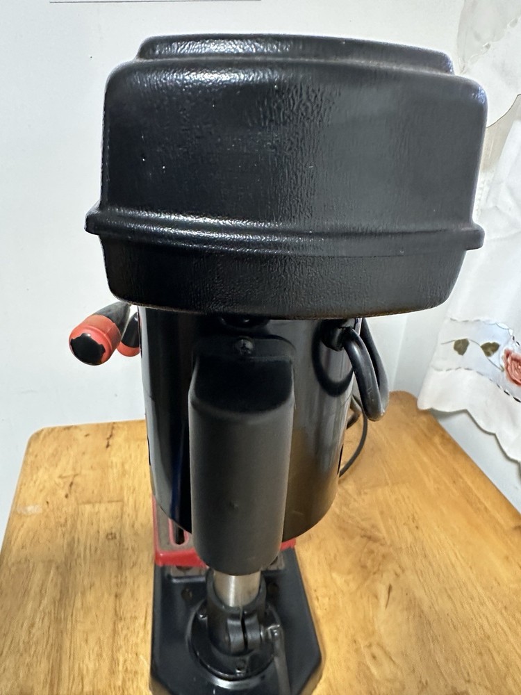 General International 8" 5 Speed Drill Press w/ Cross-pattern laser DP2001