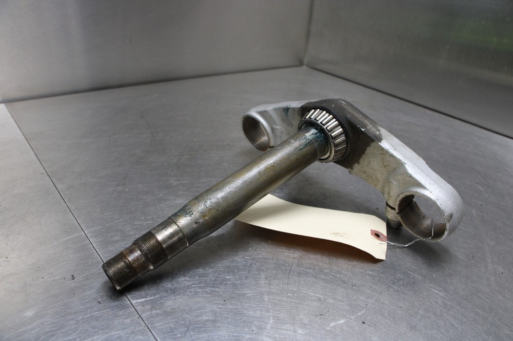 98-04 TRIUMPH SPRINT Lower Triple Tree Clamp