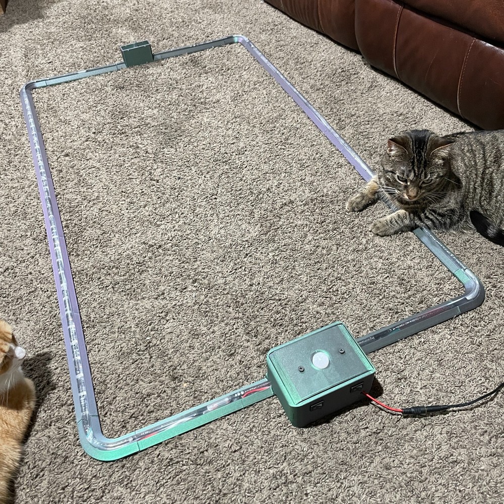 The WaterLoop Chase the Bubble: A Mesmerizing Toy That Keeps Your Cat Engaged!