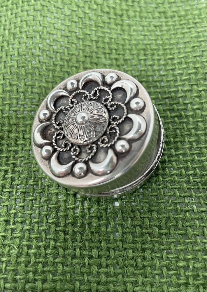 Antique Egyptian Solid Silver 0.800 Pill Box, Hallmarked (Cairo 1940s)