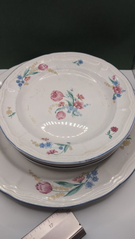 Tienshan Stoneware Floral Dinnerware Set