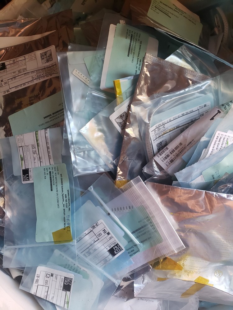 Huge Lot of random SMD components Mixed different components (OSSHED)