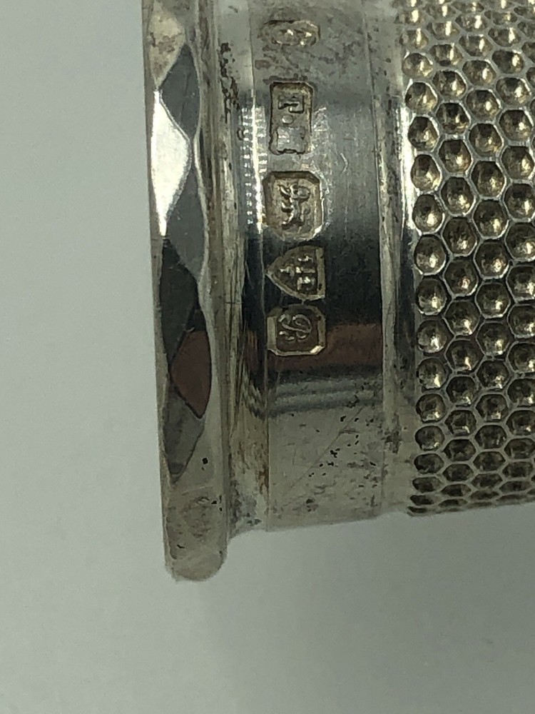 Antique Solid Silver Thimble Chester hallmark 1902 Size 6 Super condition boxed