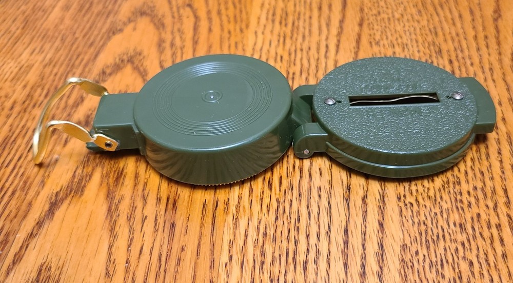 Engineer Directional Compass Green