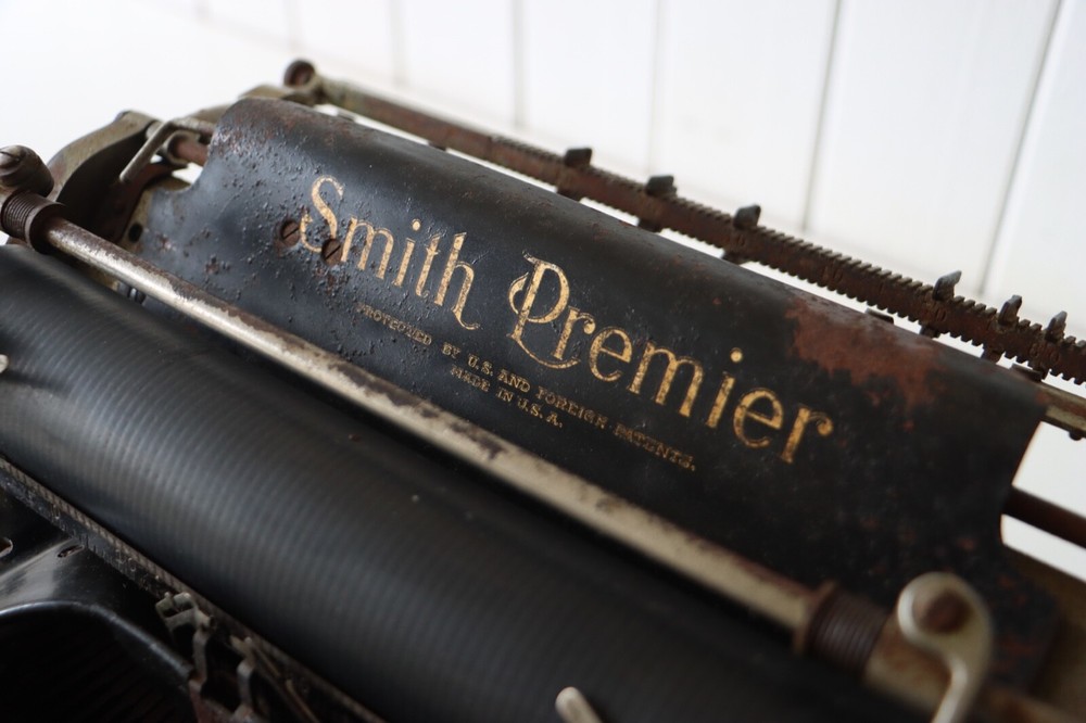 Antique - The Smith Premier Typewriter - Complete / Working / Original Condition