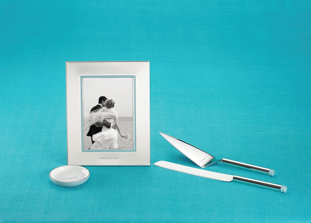 New York Take the Cake Ring Holder