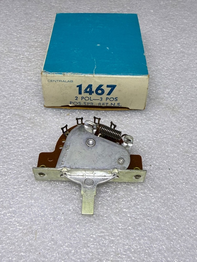 VINTAGE CENTRALAB 2-POLE 3-POS. SWITCH 1467 (NIB)