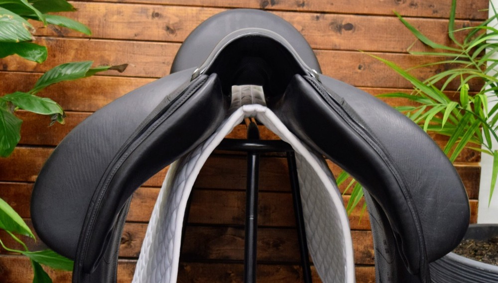 17.5″ Devoucoux Makila Harmonie 2A (2021) *Full Buffalo Leather*