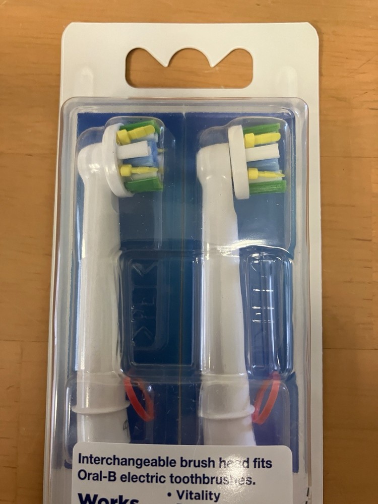 2-Pack Oral-B FlossAction Replacement Brush Heads, 6 Count