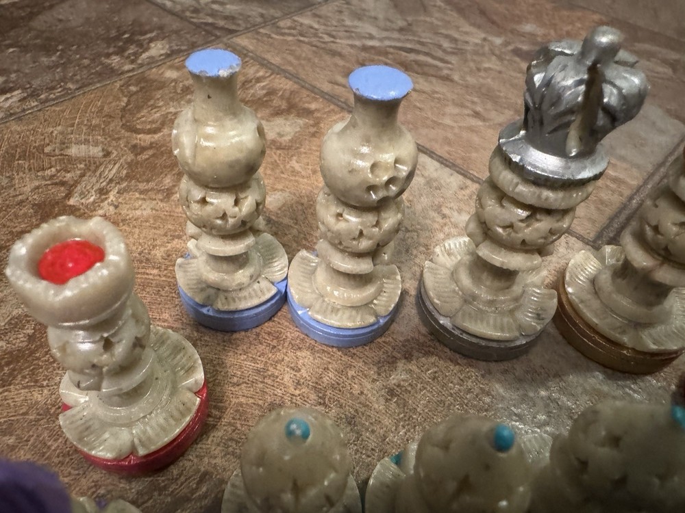 Soapstone/stone? Chess 16 Pieces. White Set