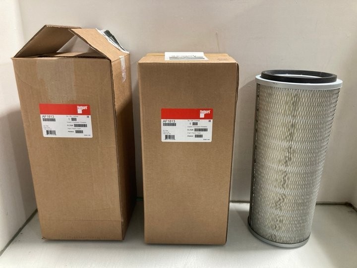 Fleetguard AF1813 Air Filter