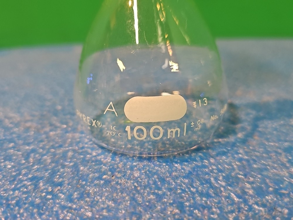 Pyrex 5640 100mL Glass Volumetric Flask | 5640-100 Class A