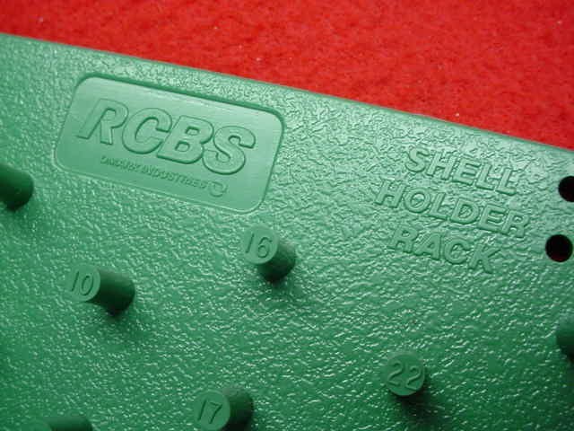RCBS- Shell Holder Rack w/Pull Out Chart- 1-32 pegs- Nice !!