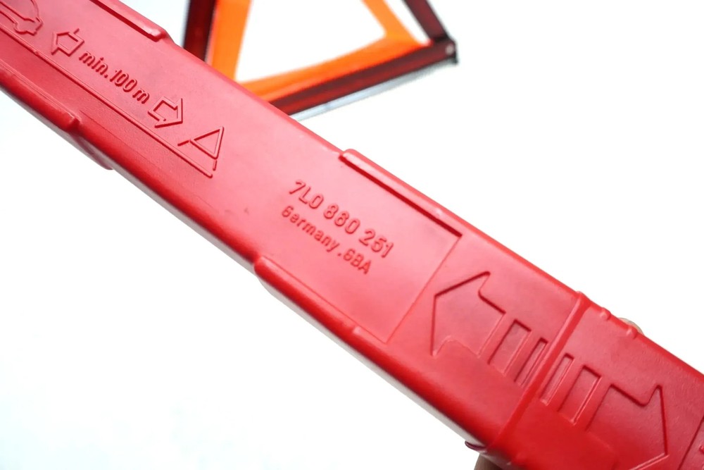 7L0860251 Audi VW original warning triangle