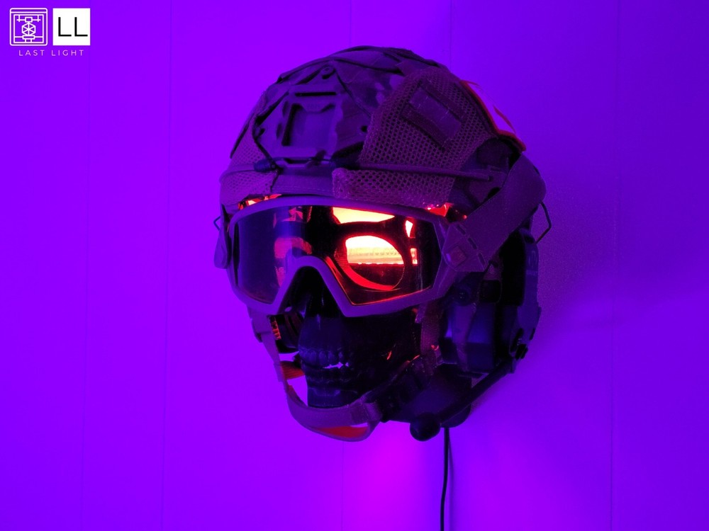Helmet Wall Display with Skull - Remote Controlled LED - USB Powered