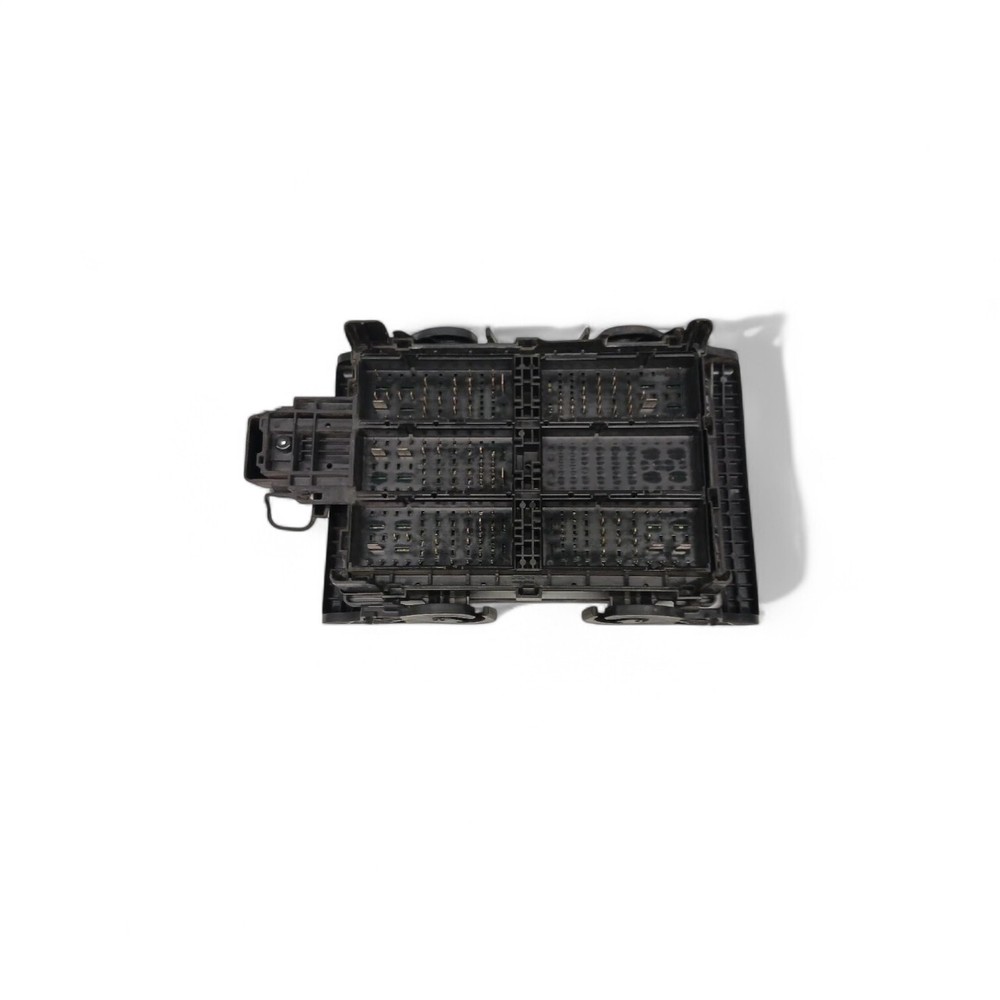 2017–2018 Chevrolet Silverado 1500 Engine Fuse Box – OEM