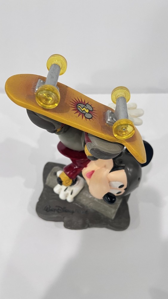 Walt Disney World Mickey Mouse Skateboard Bobblehead