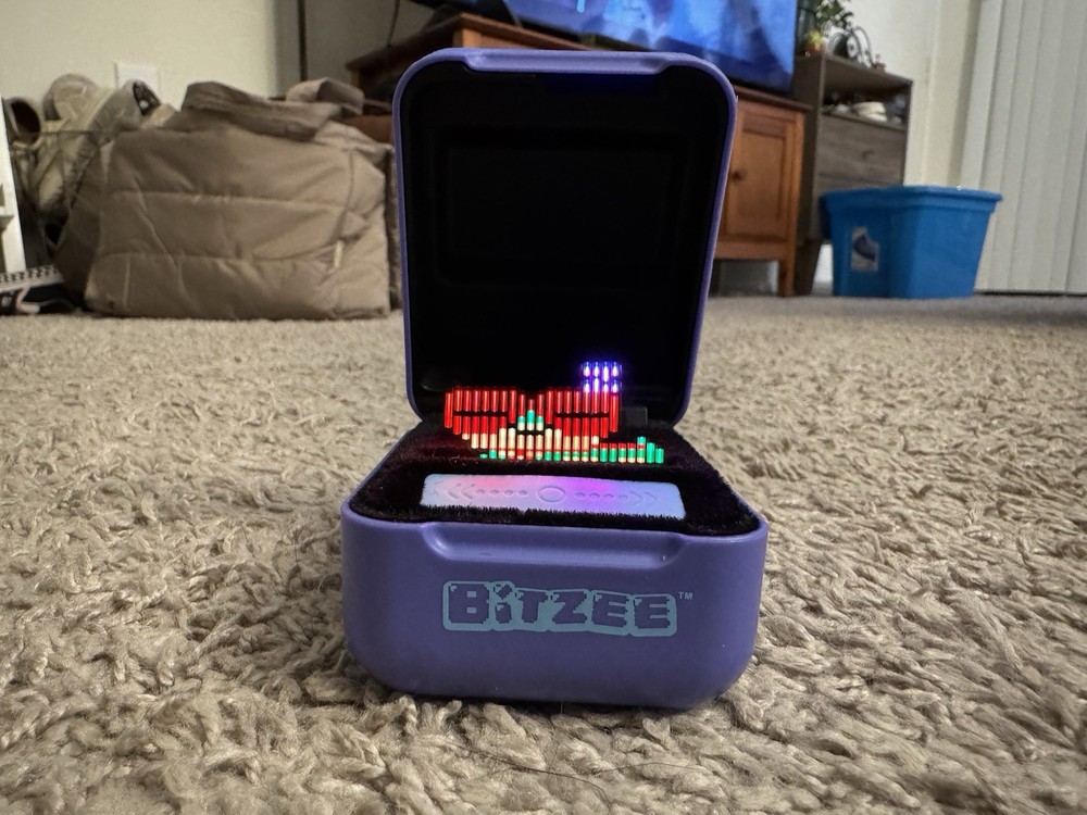 Spin Master Bitzee Digital Electronic Interactive Pet Purple Toy Light Up