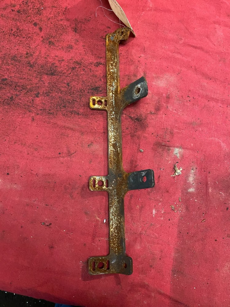 PACCAR MOUNT BRACKET SUPPORT Engine Harness Bracket P11-1221. Paccar