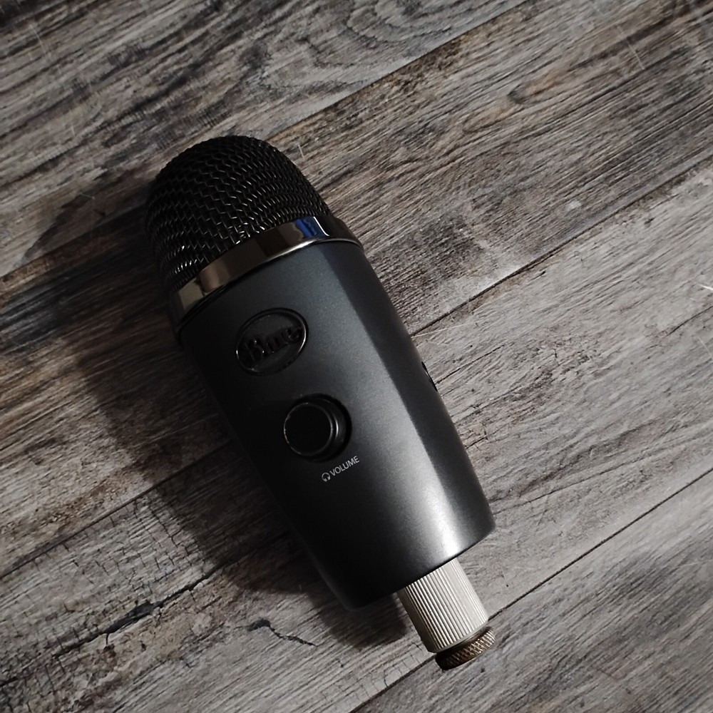 Blue USB Mic & Arm Logitech G