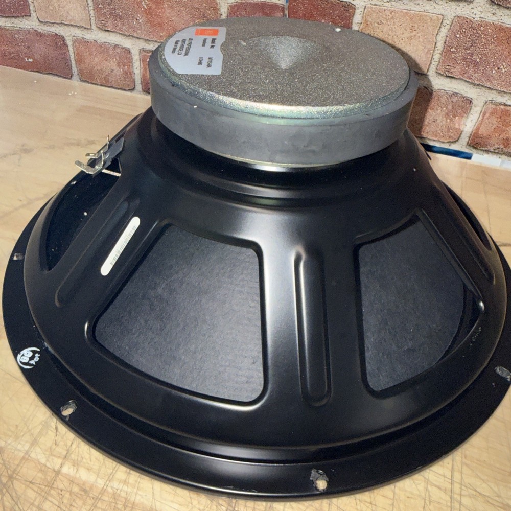 single speaker Jbl M115-8A 8 OHMS