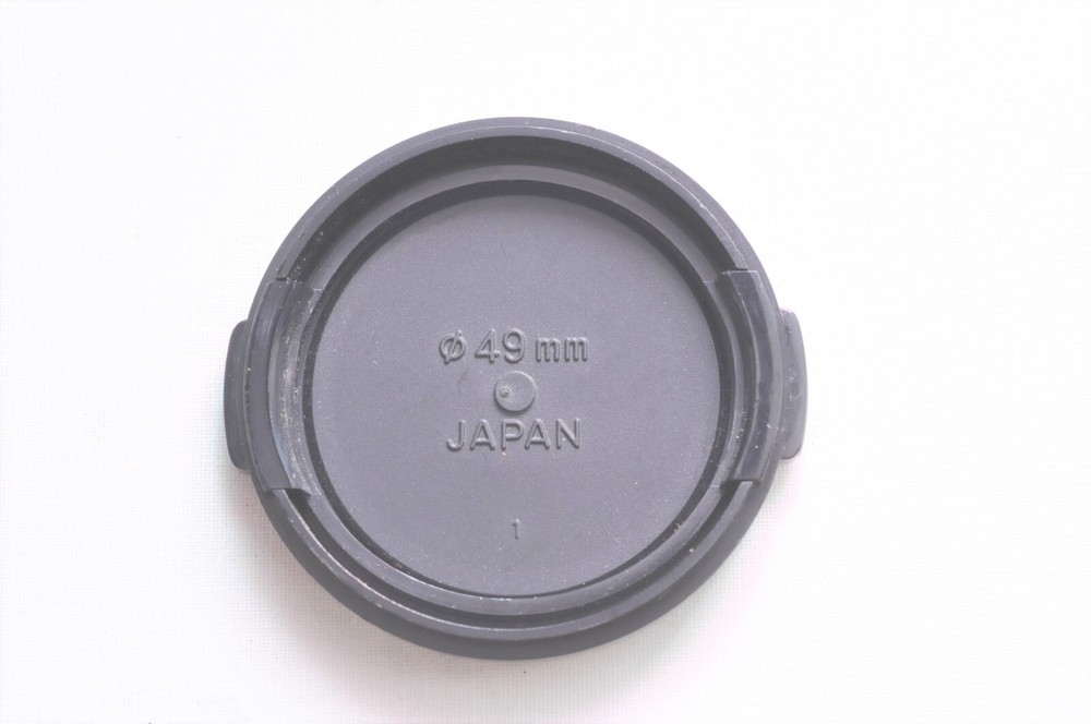 Minolta Classic Snap-On 49mm Front Lens Cap